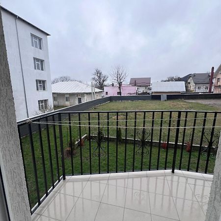 Nesta Apartament Appartement Fălticeni Buitenkant foto