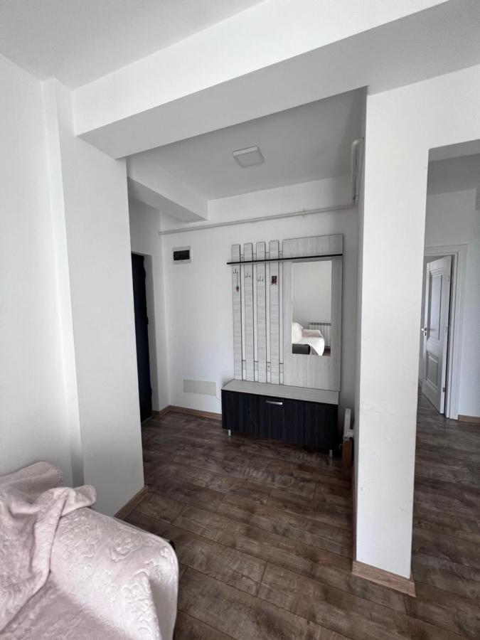 Nesta Apartament Appartement Fălticeni Buitenkant foto